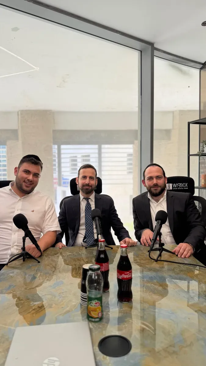 בתיה בויאר - אולפן פודקאסטים נייד וסושיאל לעסקים - 3